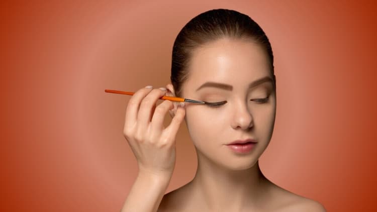 Homemade Kajal : आज ही आंखों पर ट्राई करें घर पर बने काजल को, यहां है विधि