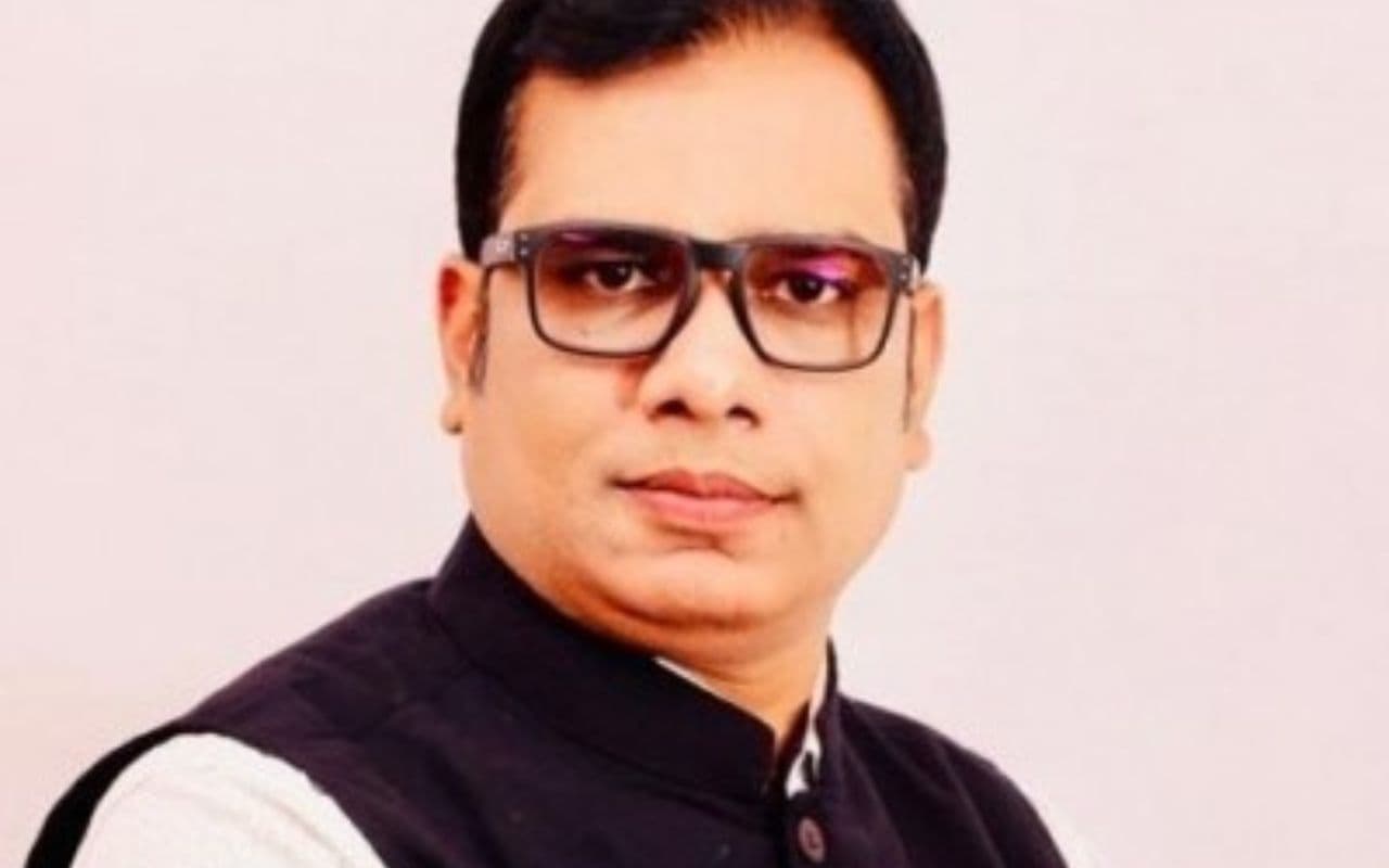 Flood In Bihar: बाढ़ में फंसी JDU विधायक की नाव, SDRF की मुस्तैदी से बची जान