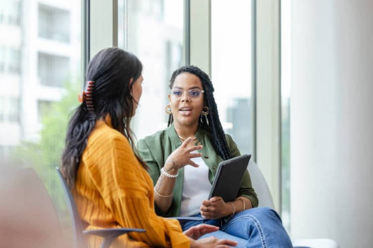 Women Tips: किस उम्र में महिलाएं होती है सबसे ज्यादा स्ट्रांग, जानें अहम बातें