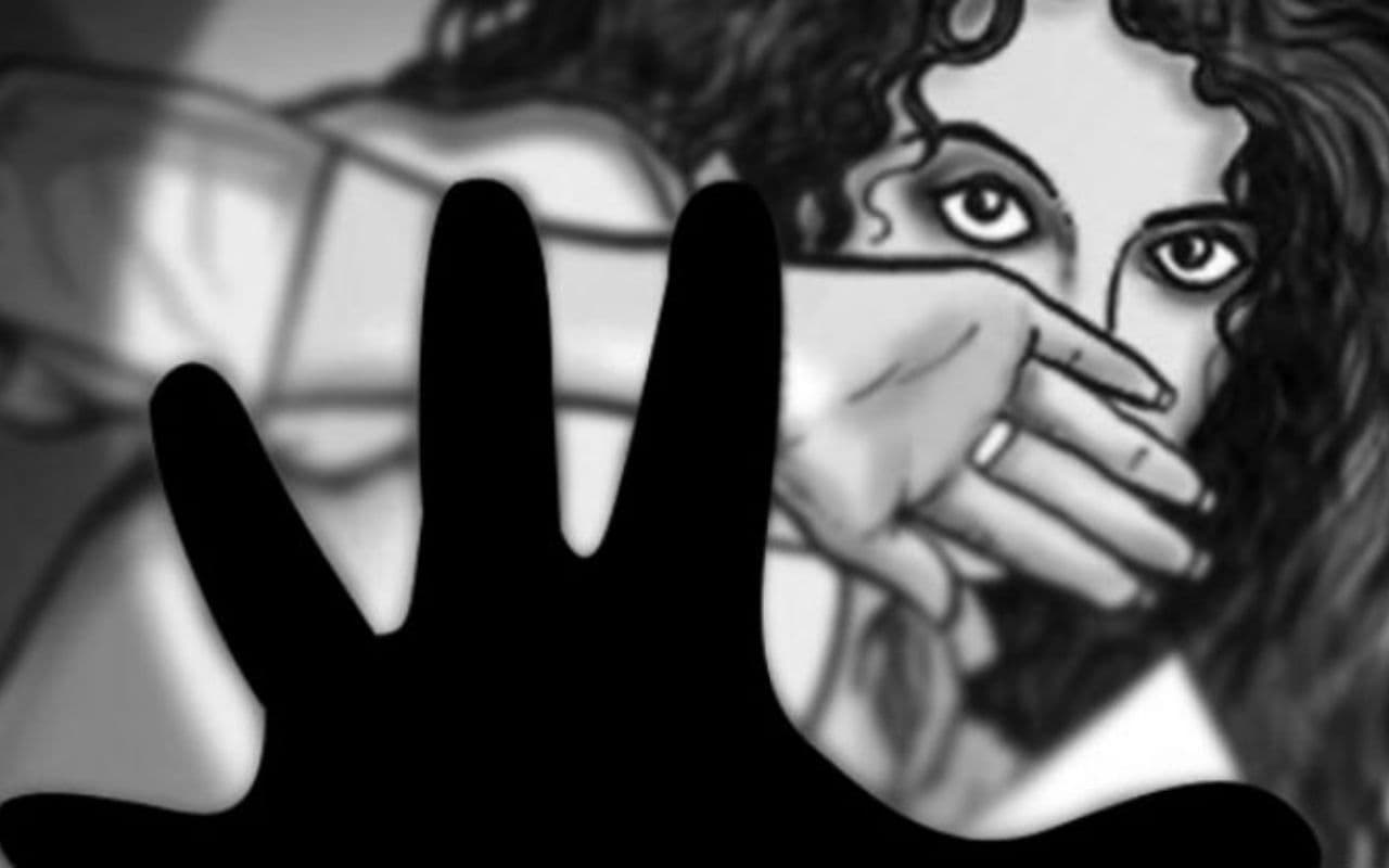 कोचिंग से लौट रही छात्रा के मुंह में ठूंसा कपड़ा, आंखों पर पट्टी बांध किया सामूहिक दुष्कर्म, सहपाठी ही निकले आरोपी