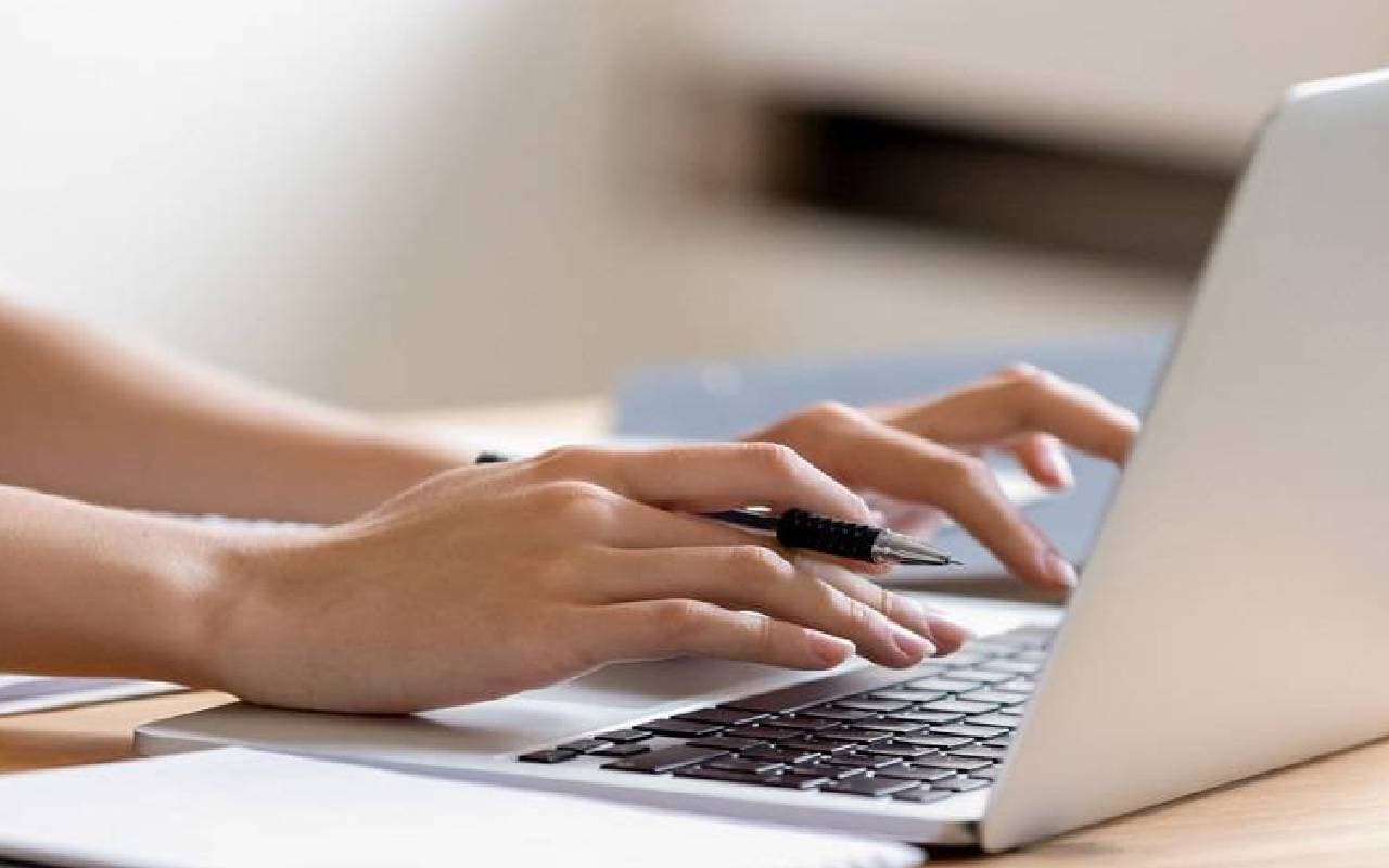 IIM CAT 2024: आईआईएम कैट परीक्षा, यहां से डाउनलोड करें एडमिट कार्ड और अन्य जानकारियां