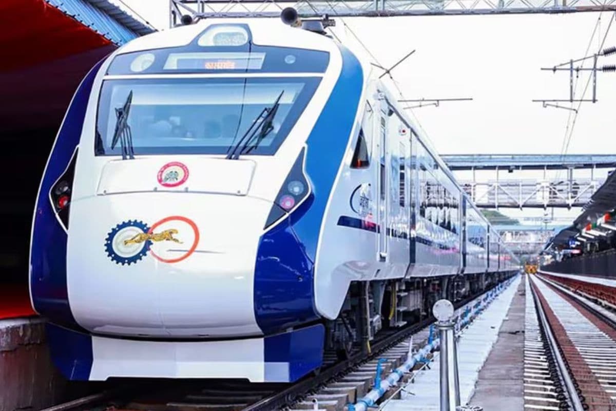 वंदे भारत ट्रेन पर फिर से पथराव, 3 डिब्बों के शीशे तोड़े, इस राज्य का मामला