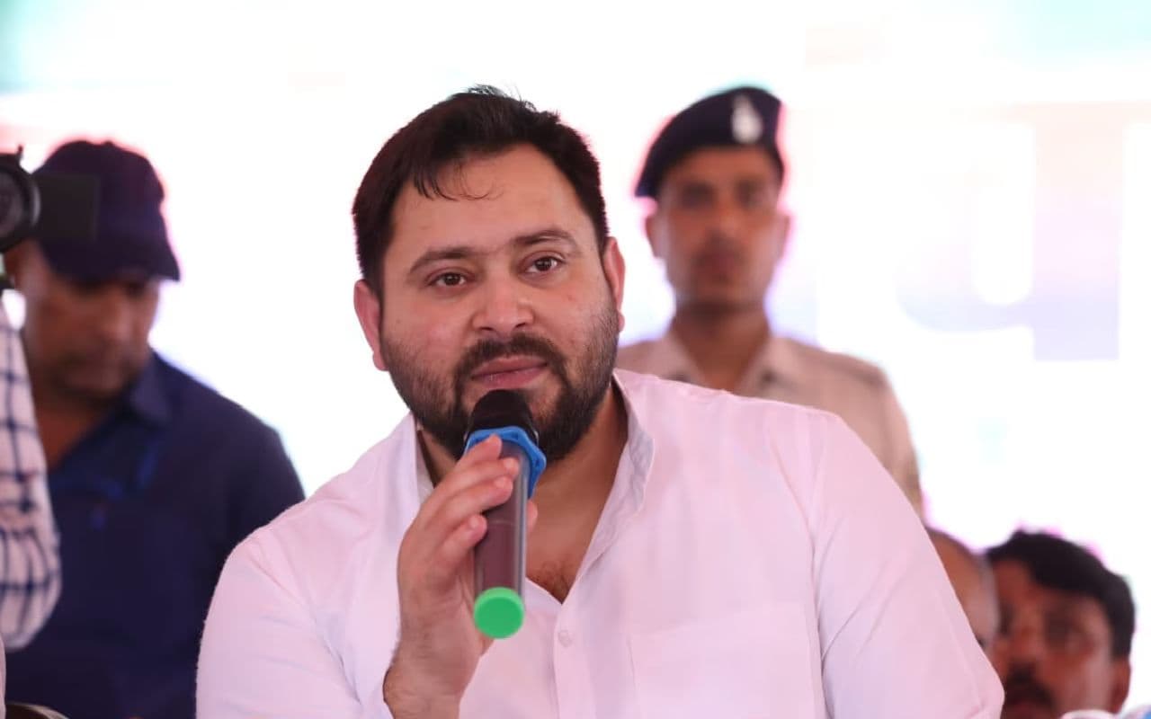 Bihar Politics: 2022 में नीतीश कुमार ने कैसे थामा था राजद का दामन, तेजस्वी यादव ने कार्यकर्त्ता संवाद के कार्यक्रम में किया खुलासा
