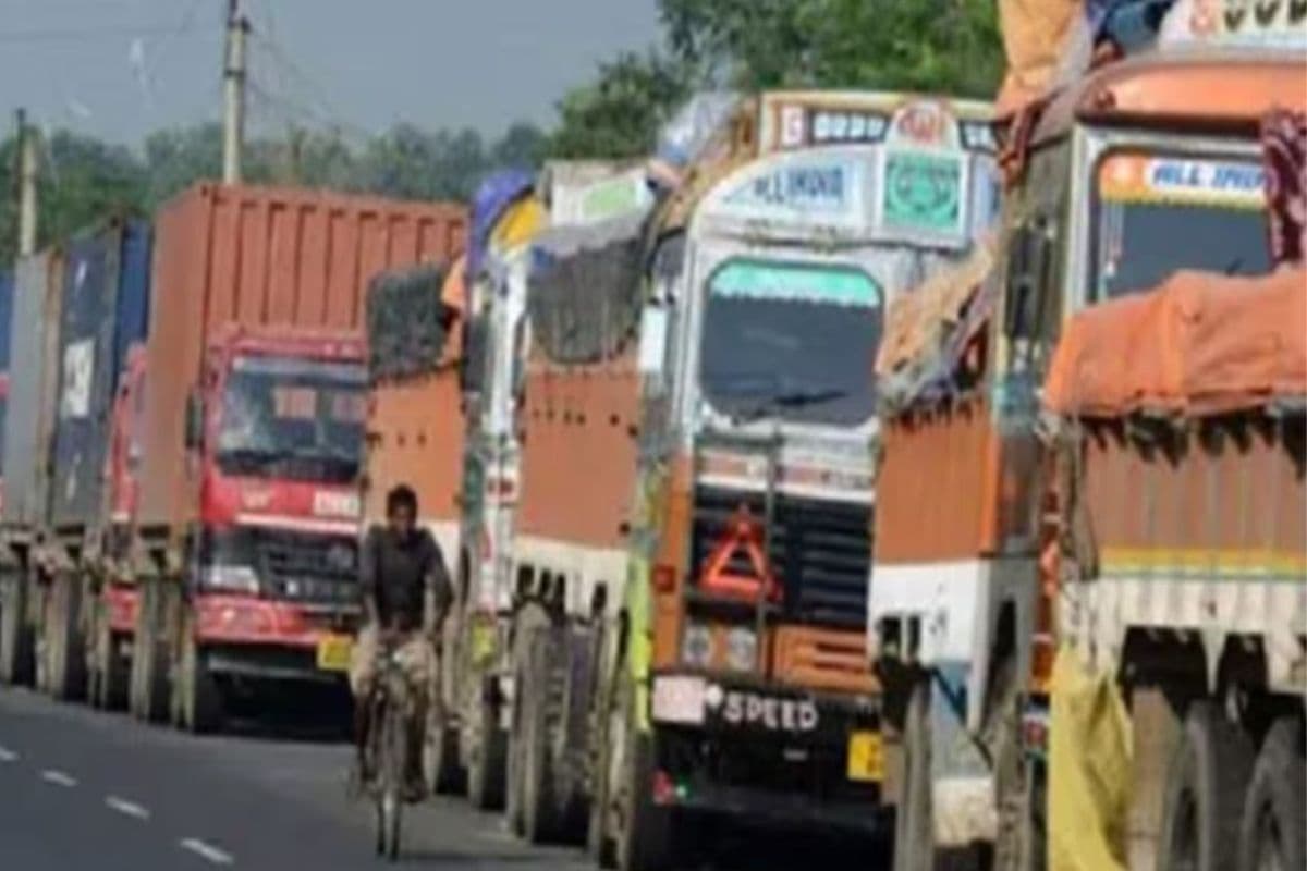 पश्चिम बंगाल सरकार ने सील की झारखंड की सीमा,वाहनों की लगी लंबी कतार