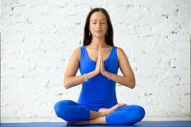 Yoga Tips : सुबह की शुरुआत करें ये 5 योग आसनों के साथ, तेजी से घटेगा वजन, जानें