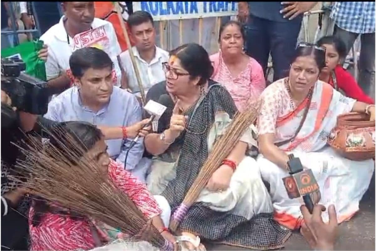 Kolkata Doctor Murder : भाजपा नेताओं की मांग, ममता बनर्जी और विनीत गोयल को लिया जाये हिरासत में