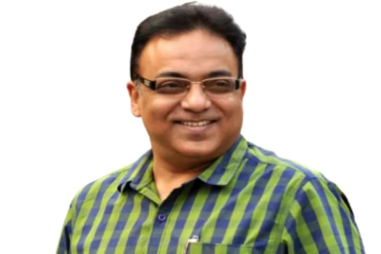 महिला डॉक्टर को न्याय दिलाने के लिए आंदोलन के बीच यौन उत्पीड़न में फंसे फिल्म निर्माता