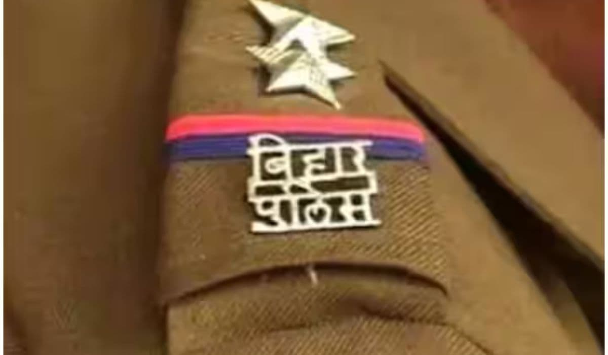 बिहार में ड्यूटी के दौरान मोबाइल पर गेम खेलना महिला सिपाही को पड़ा महंगा, एसपी ने किया सस्पेंड