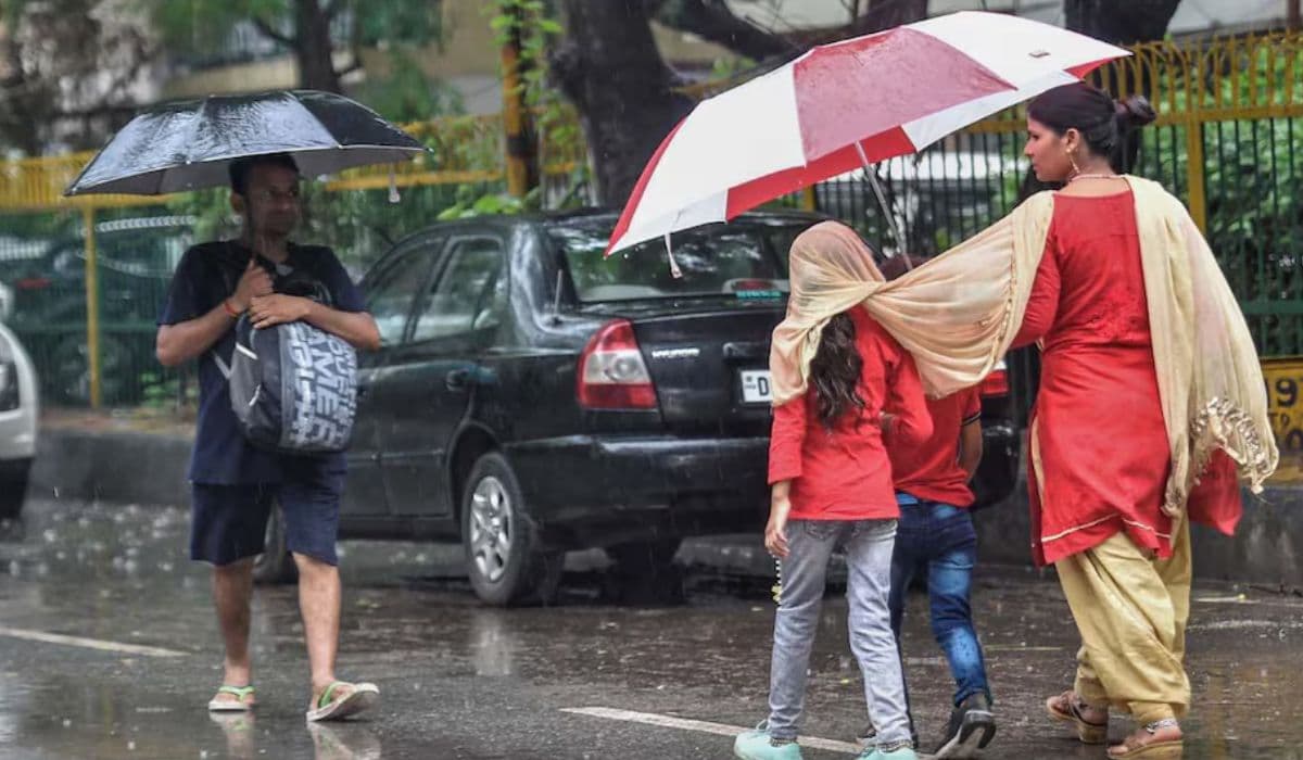 Kal Ka Mausam: जाने से पहले जमकर बरसेगा मॉनसून, बिहार के 26 जिलों में बारिश का अलर्ट