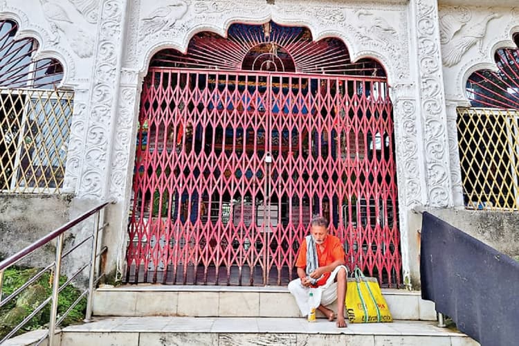 दिउड़ी में आदिवासियों का महाजुटान, मंदिर के ट्रस्ट को भंग करने की मांग