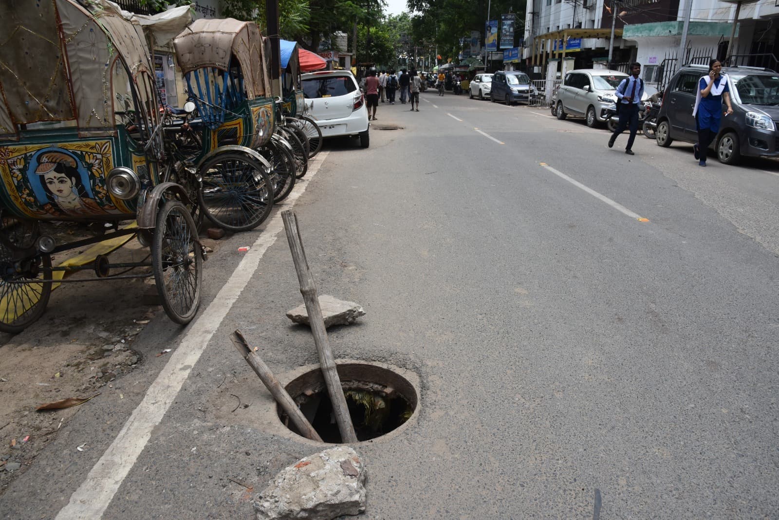 दूसरी समय सीमा भी पार, अब भी खुले हैं चार हजार मैनहोल व कैचपिट