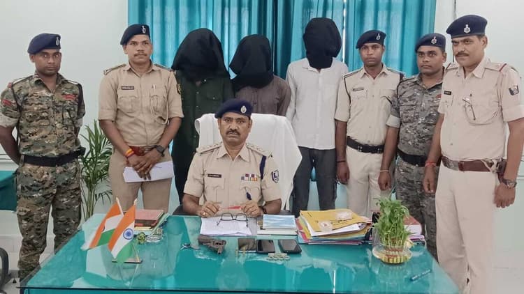 Samastipur News: Crime News: लोडेड रिवाल्वर व फाइटर के साथ तीन बदमाश गिरफ्तार
