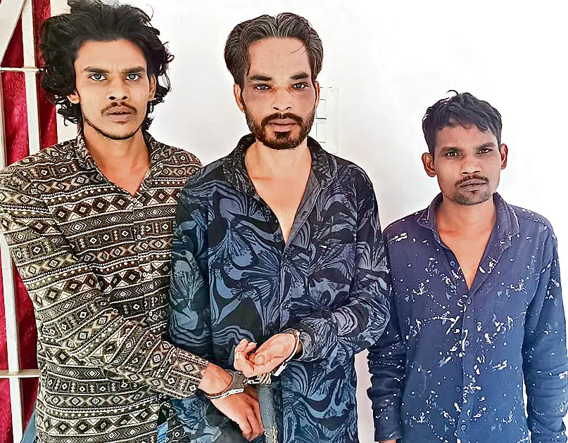 crime news : हरमू मुक्तिधाम पुल के पास छापेमारी, ब्राउन शुगर के साथ तीन युवक गिरफ्तार