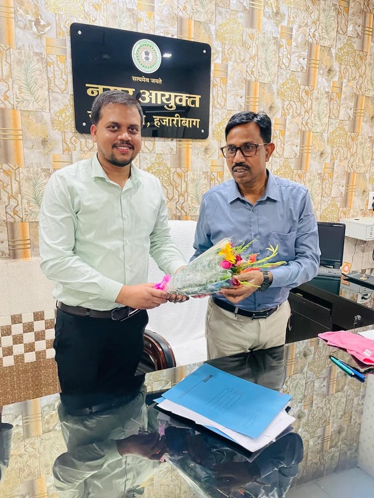 योगेंद्र प्रसाद ने संभाला नगर आयुक्त का पदभार