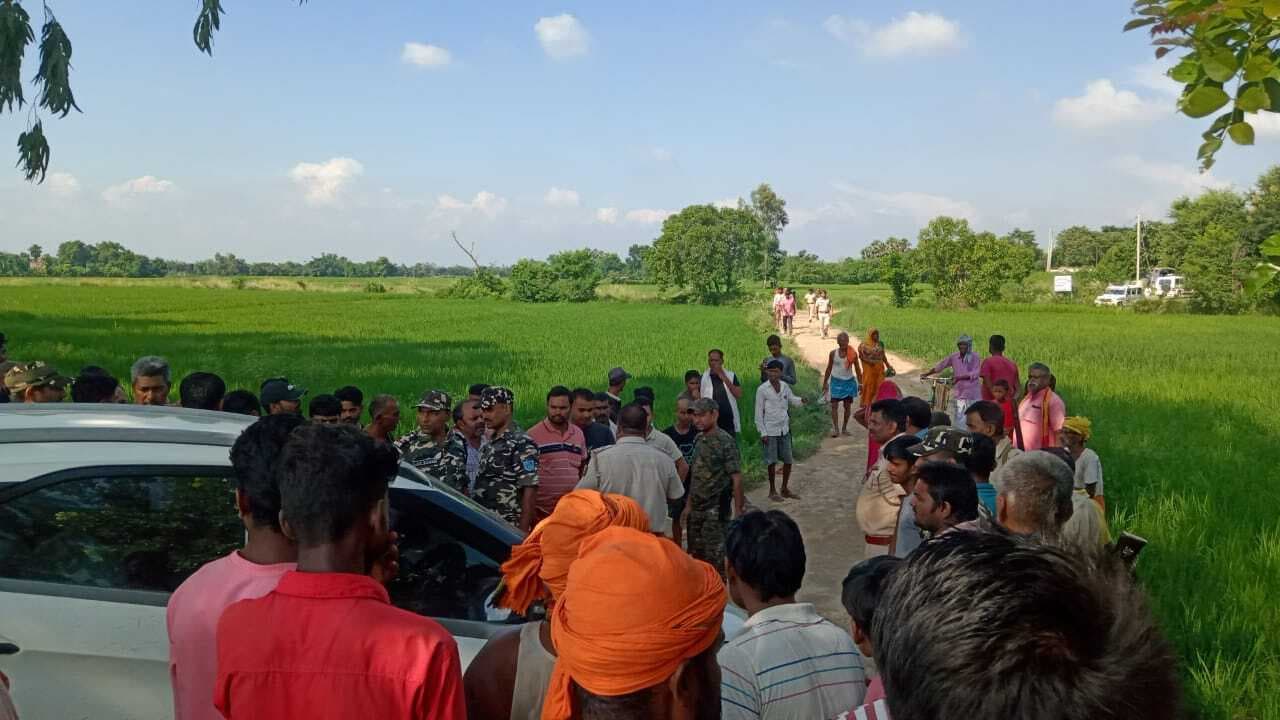 Motihari News : बॉर्डर से शराब पीने के आरोप में दो नेपाली नागरिक गिरफ्तार