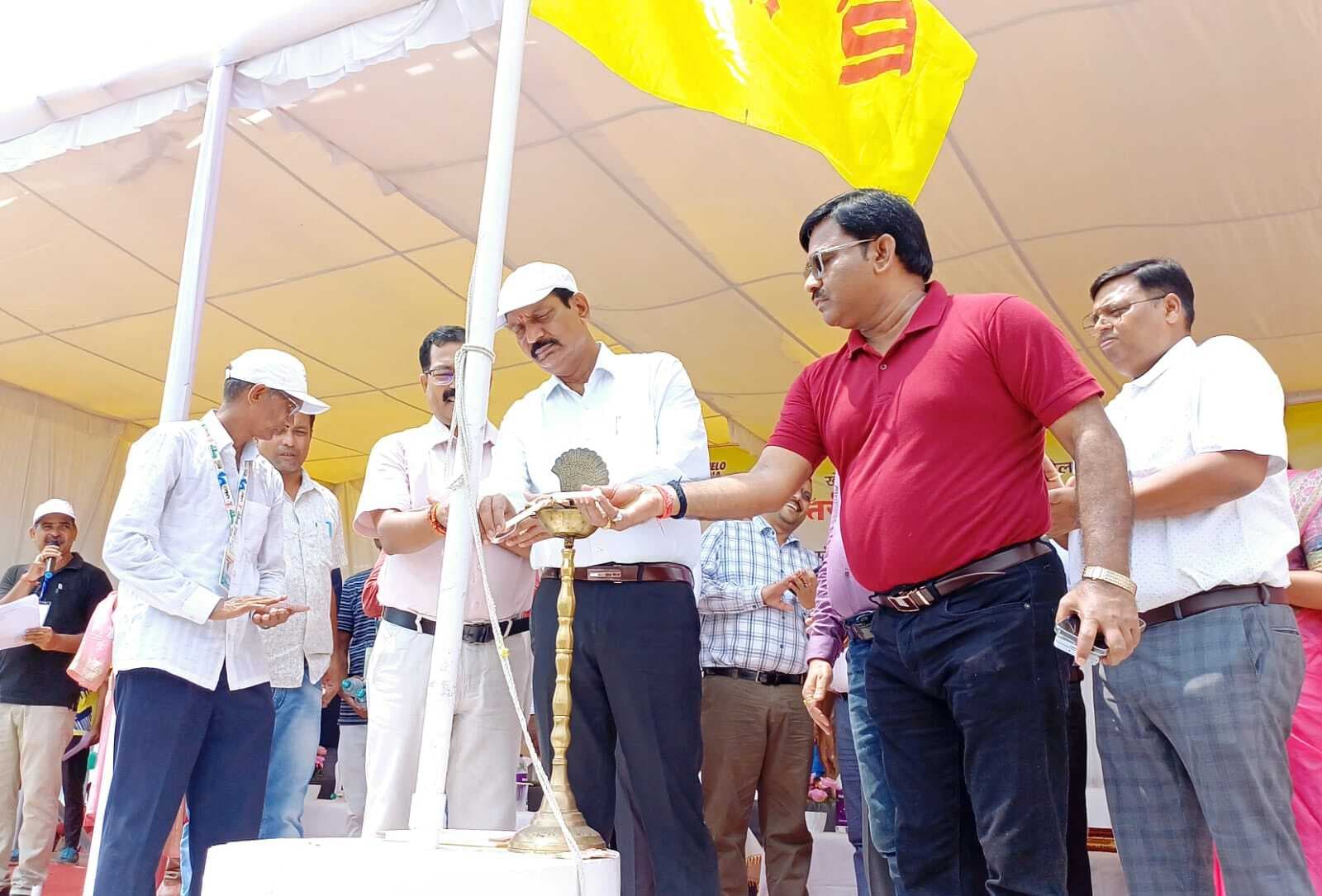 खेलों से नेतृत्व क्षमता का विकास, खेलेगा बेतिया, खिलेगा बेतिया : डीएम