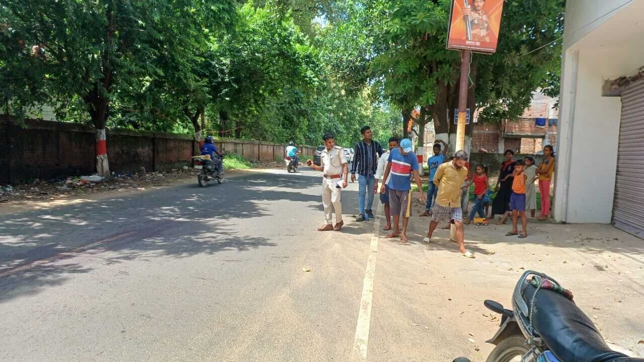 अज्ञात वाहन के धक्के से सैलून संचालक की मौत