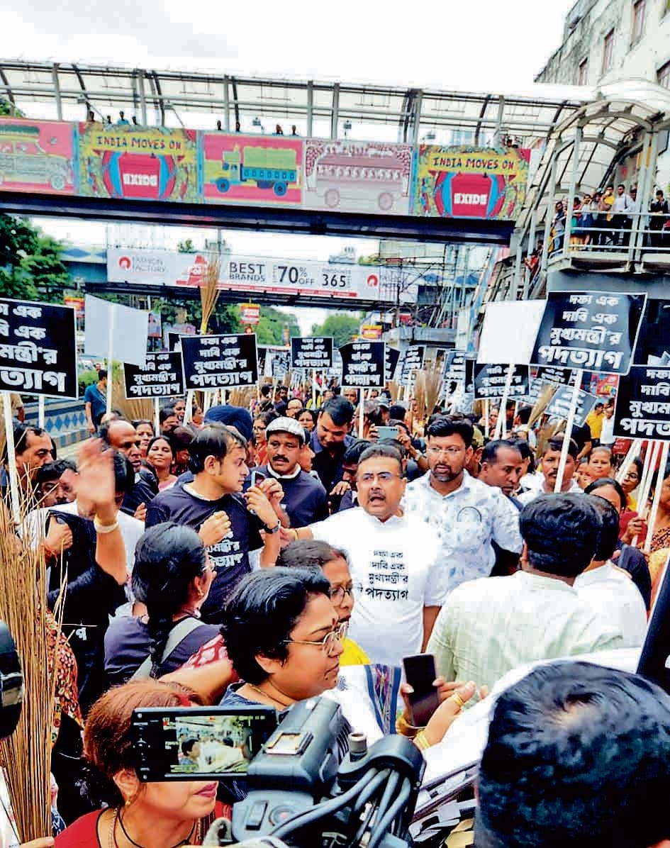 संदीप घोष के मामले को दूसरे राज्य ले जाये सीबीआइ : शुभेंदु अधिकारी