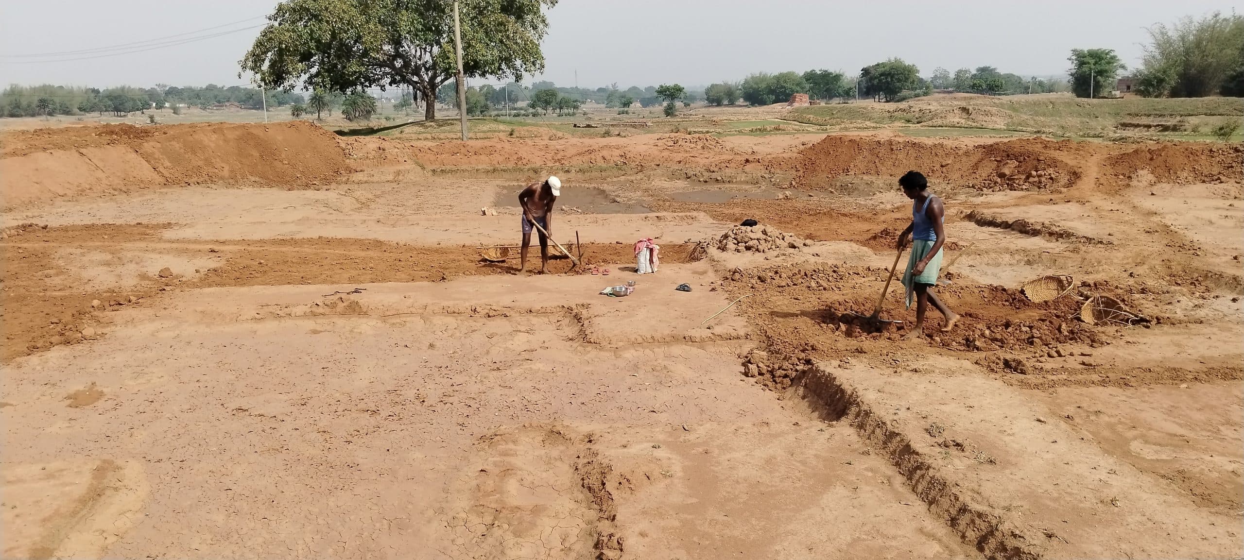 मनरेगाकर्मियों की हड़ताल से योजनाओं का काम प्रभावित