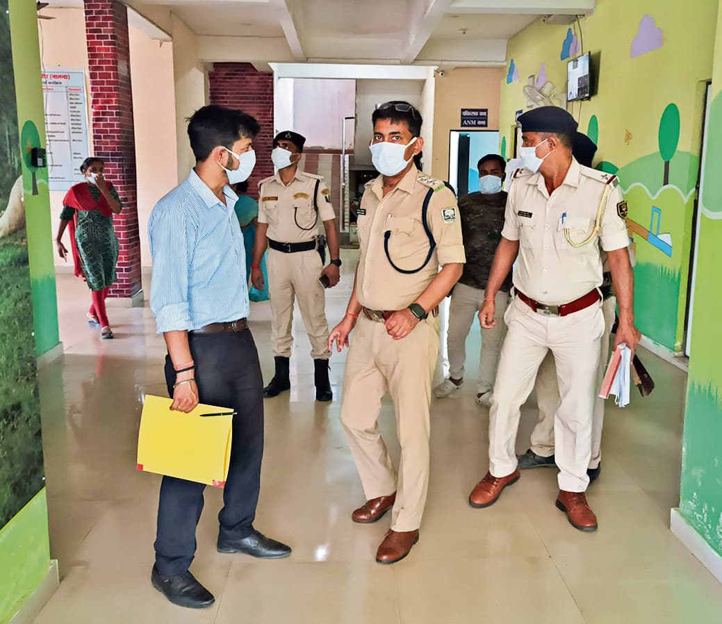 शांति कुटीर की छत से विक्षिप्त महिला ने लगायी छलांग, मौत