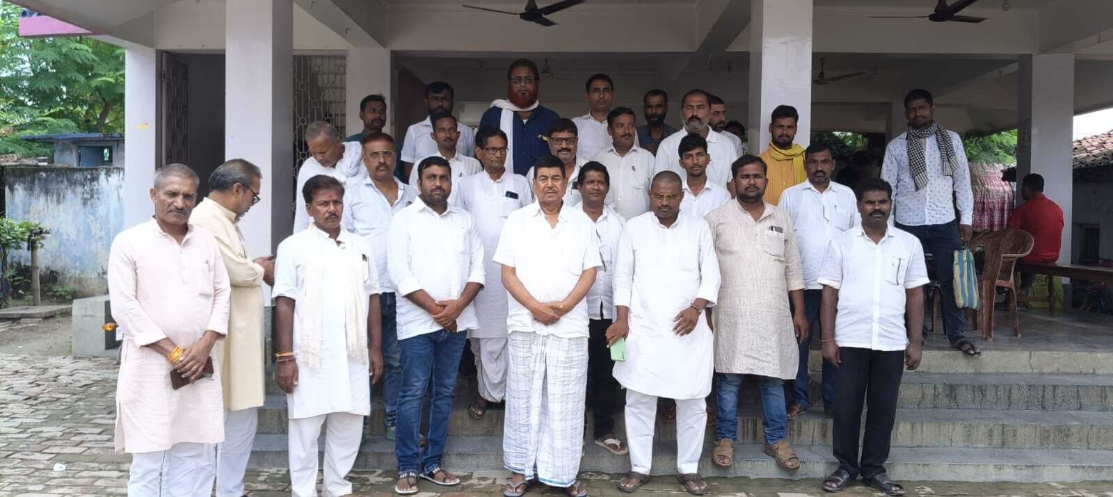 जिला मुखिया संघ की बैठक में विभिन्न समस्याओं पर हुई चर्चा