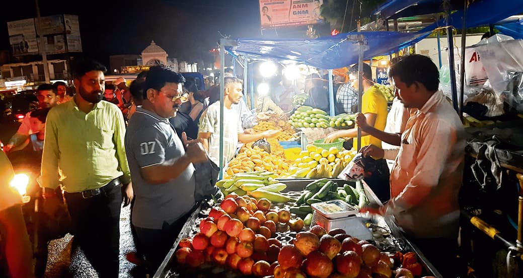 निर्जला व्रत रख सुहागिन करेंगी अखंड सौभाग्य की कामना