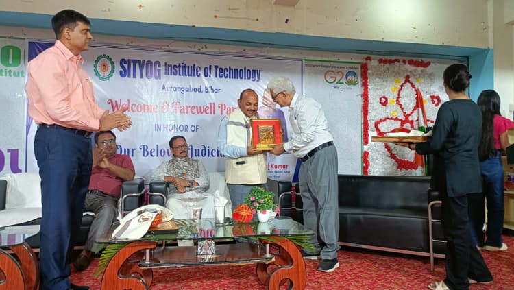 न्यायमंडल के सभी पदाधिकारियों का करें सहयोग : जिला जज