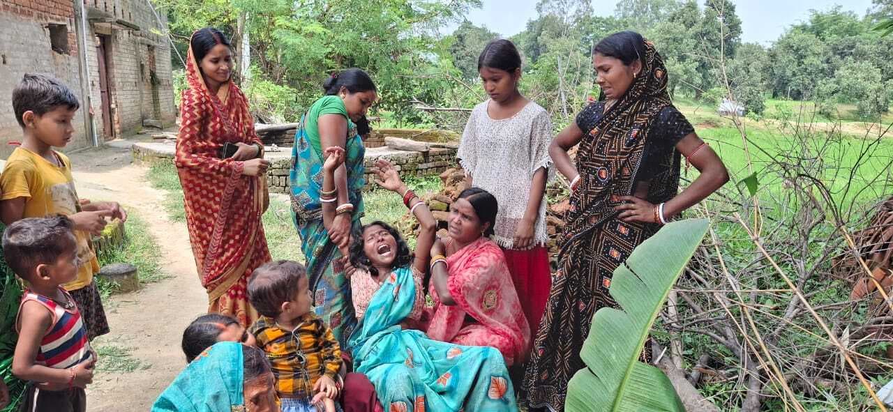 Giridih News: भेलवाघाटी से सटे चकाई में सड़क हादसे में बुजुर्ग महिला व बच्ची की मौत, तीन घायल