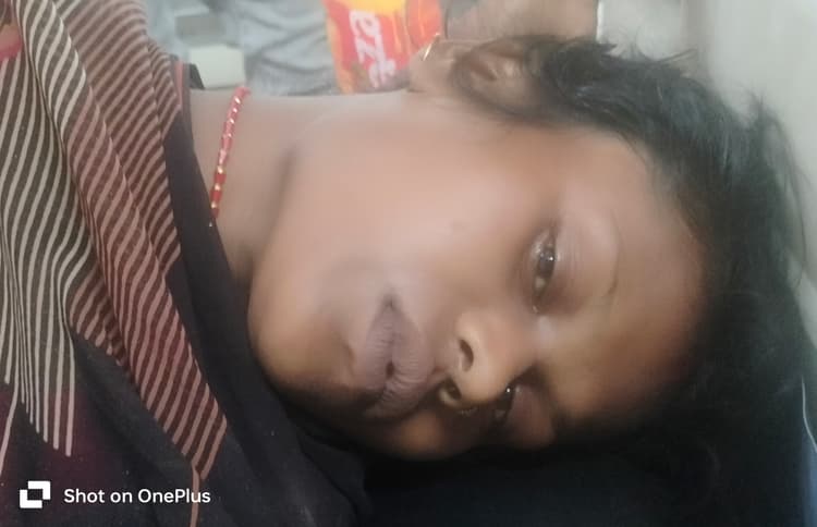 कोसी तटबंध पर दो बाइक की टक्कर में एक महिला सहित तीन जख्मी