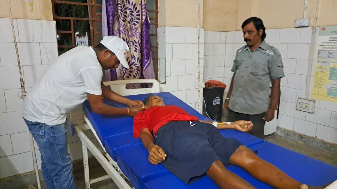 बाइक से धक्के से व्यक्ति घायल, धनबाद रेफर