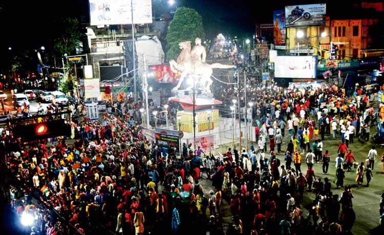 रात दखल : नाइट ट्रैफिक भी हुई बेपटरी रात भर सड़क पर जमे रहे आंदोलनकारी