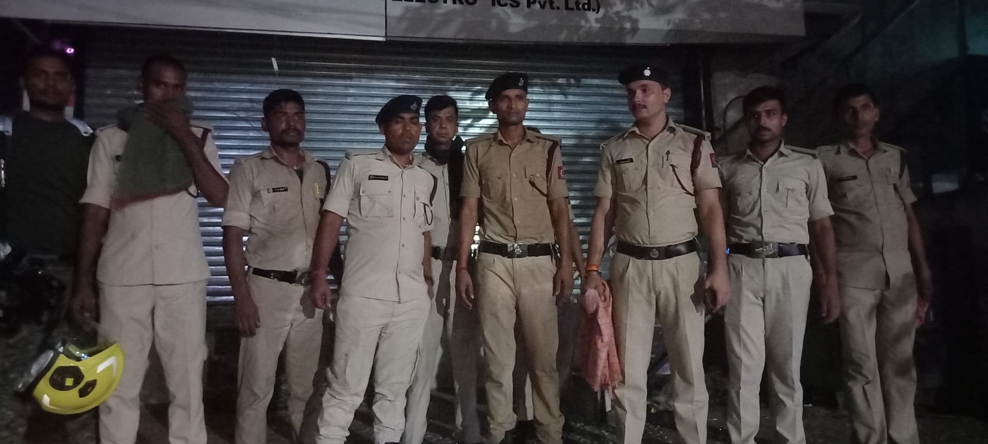 Gaya News : अनुग्रहपुरी कॉलोनी में पिज्जा शॉप में लगी आग, लाखों का नुकसान