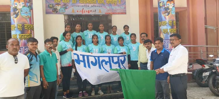 राज्यस्तरीय बालिका कबड्डी प्रतियोगिता के लिए जिला टीम दरभंगा रवाना