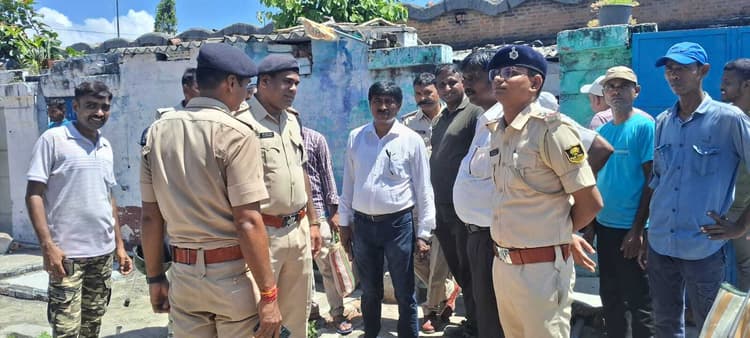 आरपीएफ ने लोको कॉलोनी में चलाया अतिक्रमण हटाओ अभियान