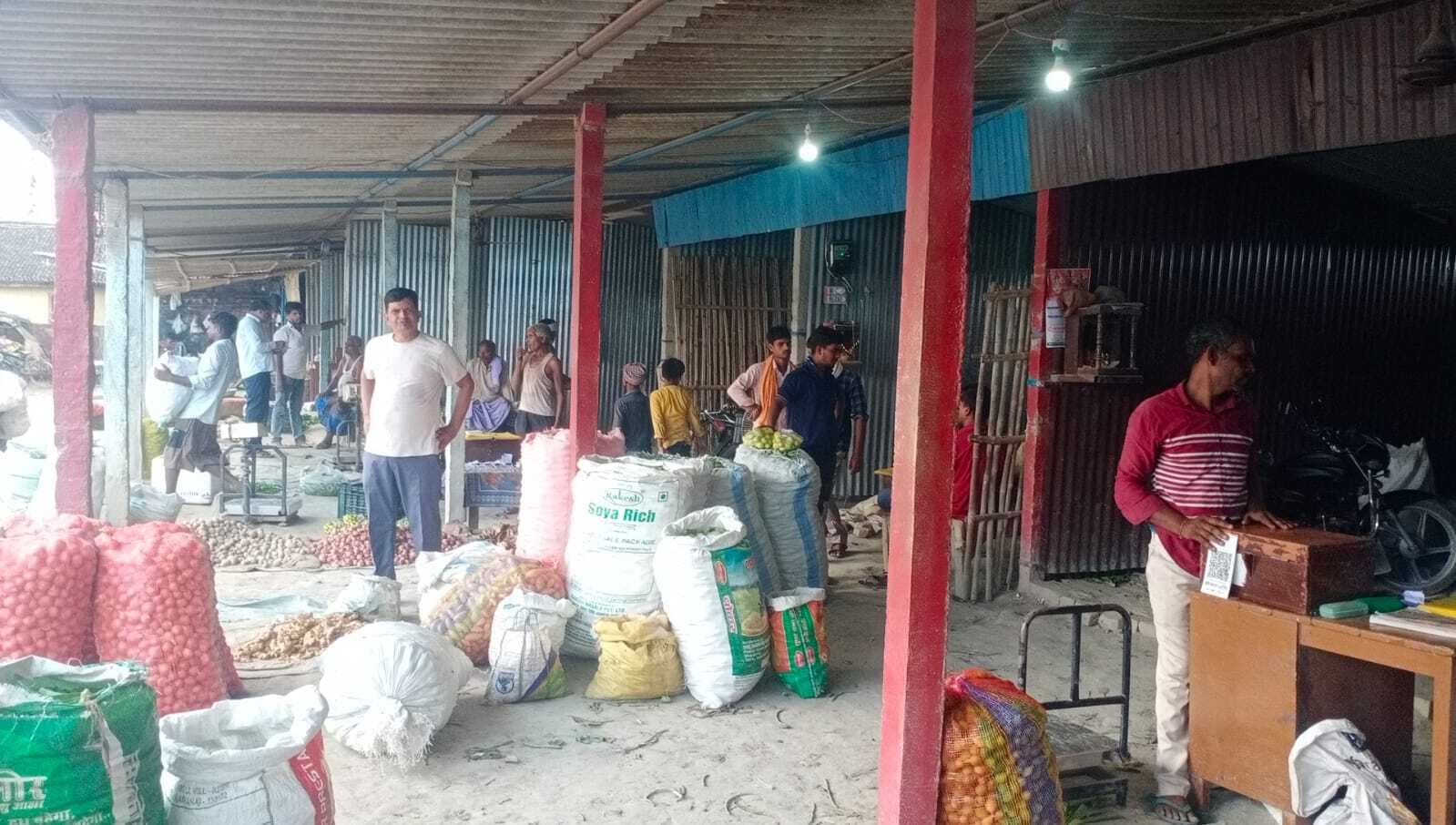 Samastipur News: Crime News: Vegetable based in Madudabad: मदुदाबाद स्थित सब्जी मंडी की दुकानों को चोरों ने बनाया निशाना