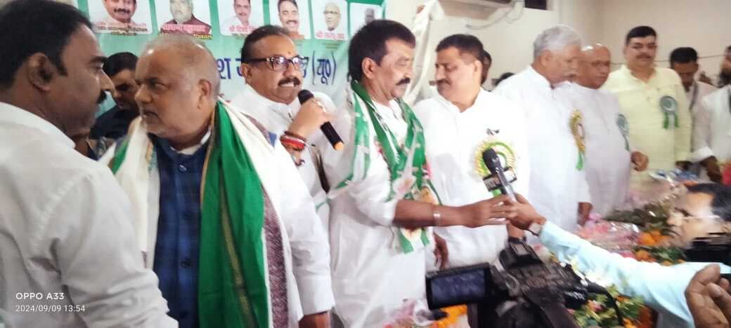 जदयू में शामिल हुए चेतलाल महतो