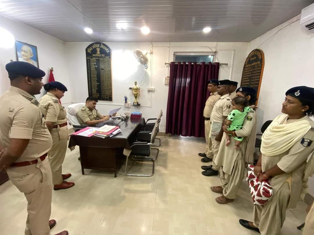 पुलिस लाइन में एसपी ने सुनी पुलिसकर्मियों की समस्याएं