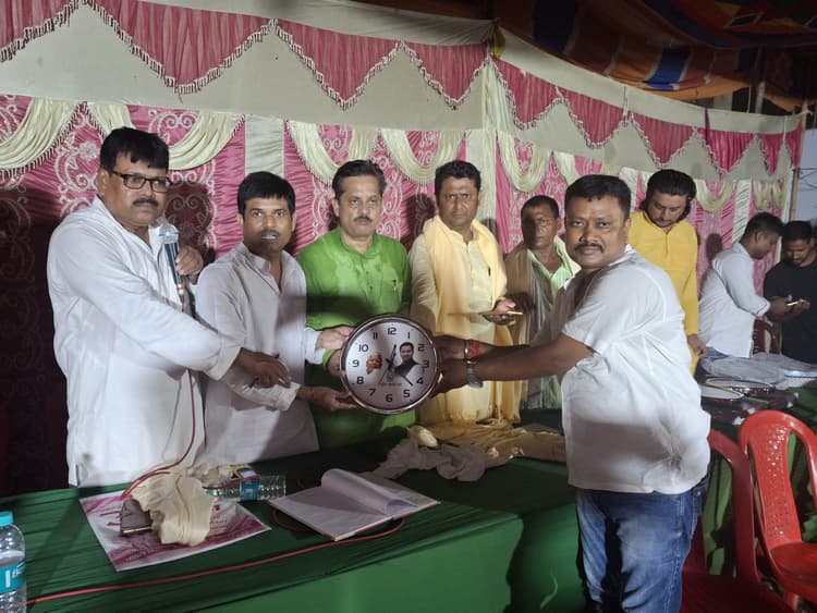 पंचायत अध्यक्षों को किया गया सम्मानित