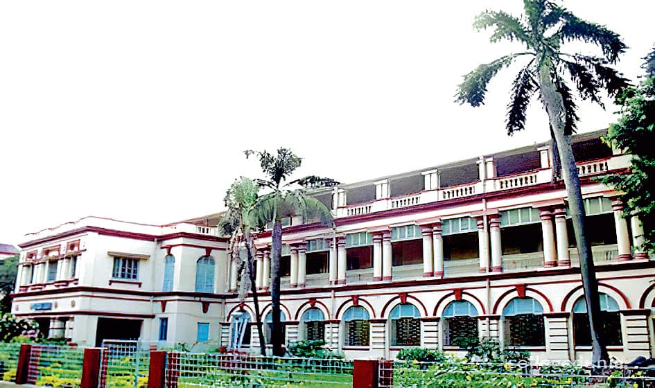 हॉस्टल में ‘अतिथि’ के रूप में रहने वालों पर लगी रोक