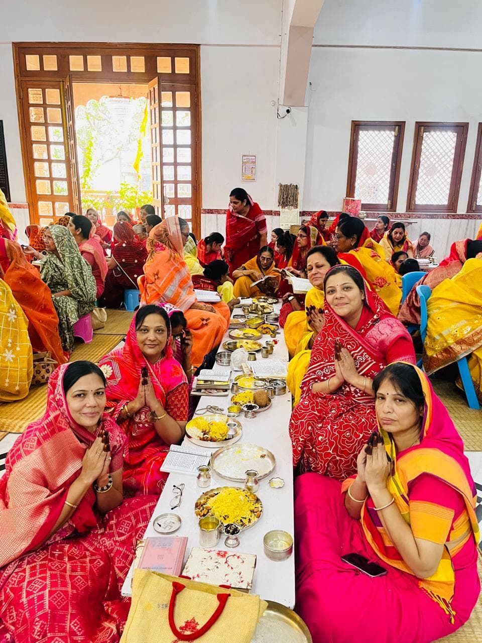 पैसे के साथ जियो पैसे के लिए मत जियो : मुनिश्री