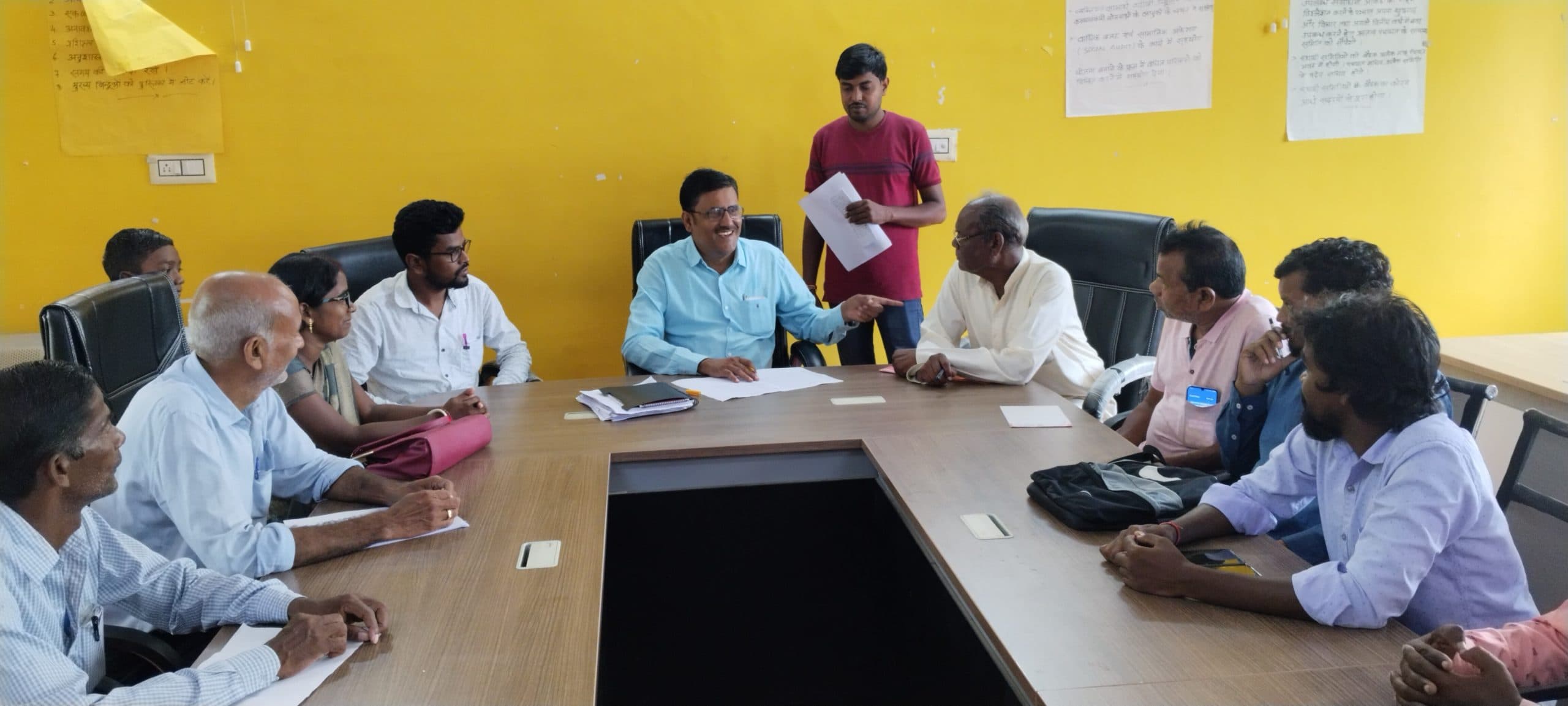 पीएम व अबुआ आवास योजना के लक्ष्य पर करें काम : बीडीओ