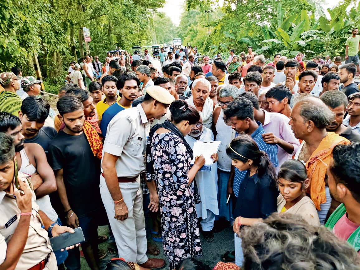 HAJIPUR NEWS : ट्रक के धक्के से सास की मौत, दामाद जख्मी