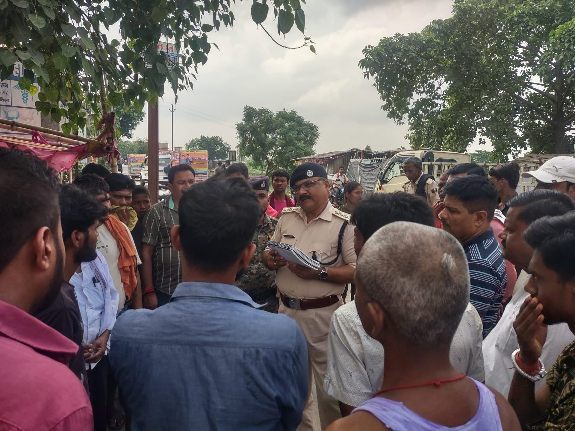 Firing: युवकों के बीच वर्चस्व को लेकर फायरिंग, दो को लगी गोली