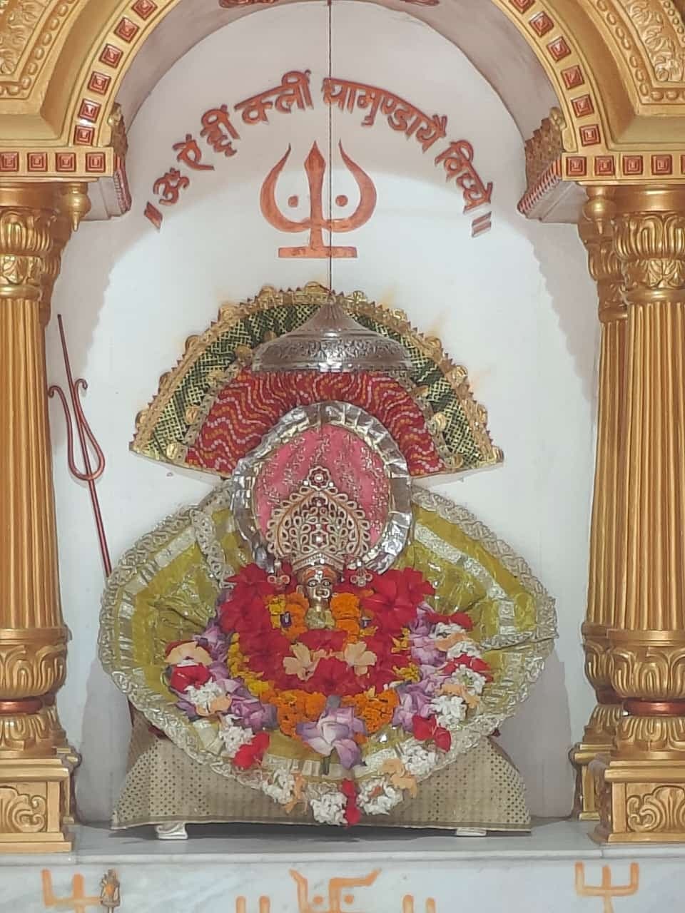 दुर्गा अष्टमी व राधा अष्टमी पर श्रद्धालुओं ने की मां दुर्गा की पूजा