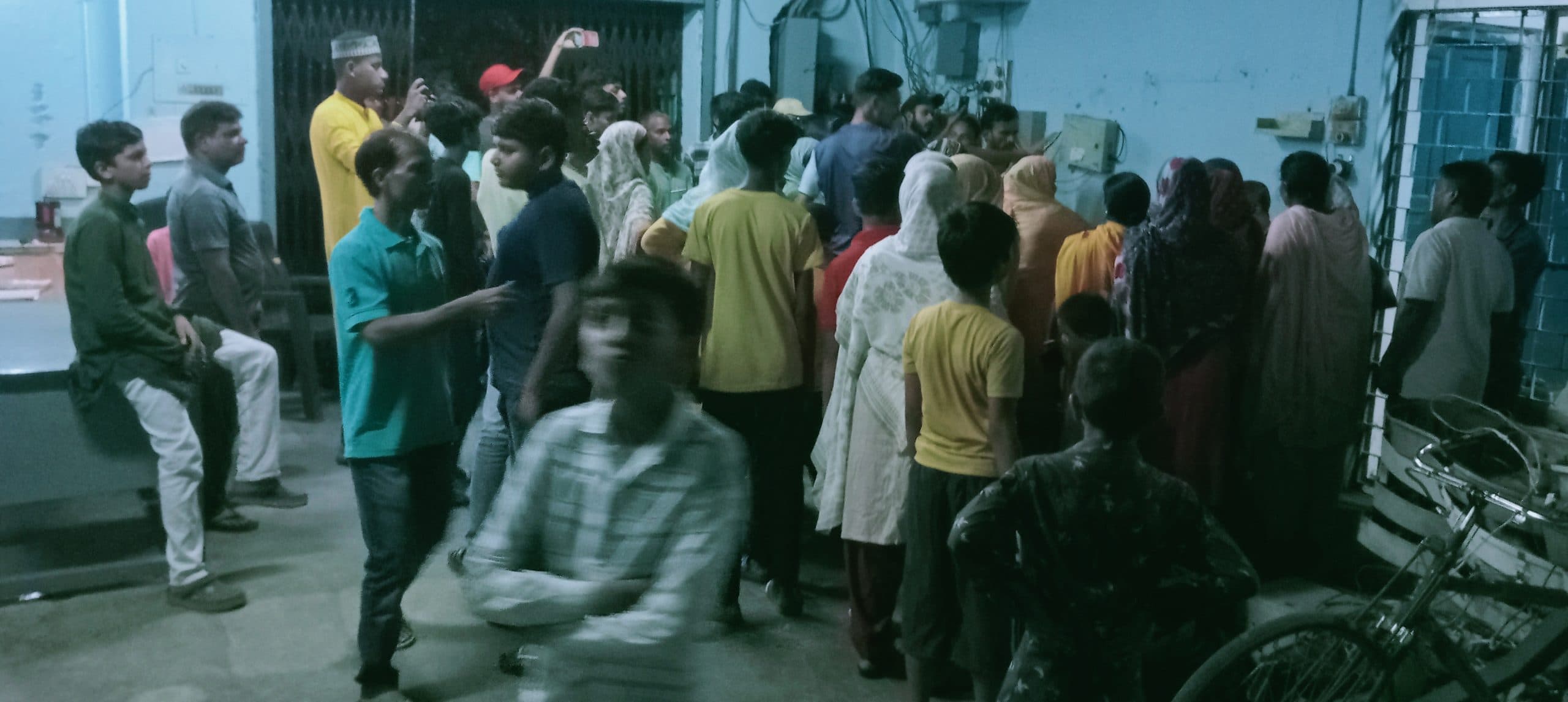 Bokaro news : ग्रामीणों ने बिजली सब स्टेशन का किया घेराव