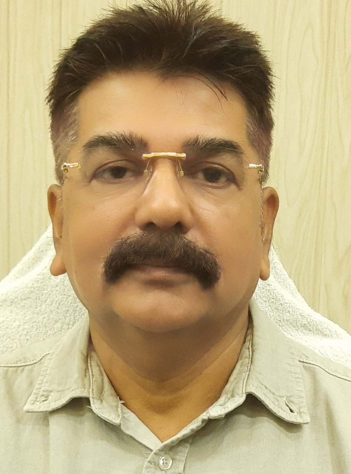 पुल के नीचे नदी की जमीन पर गृहनिर्माण की जांच का आदेश