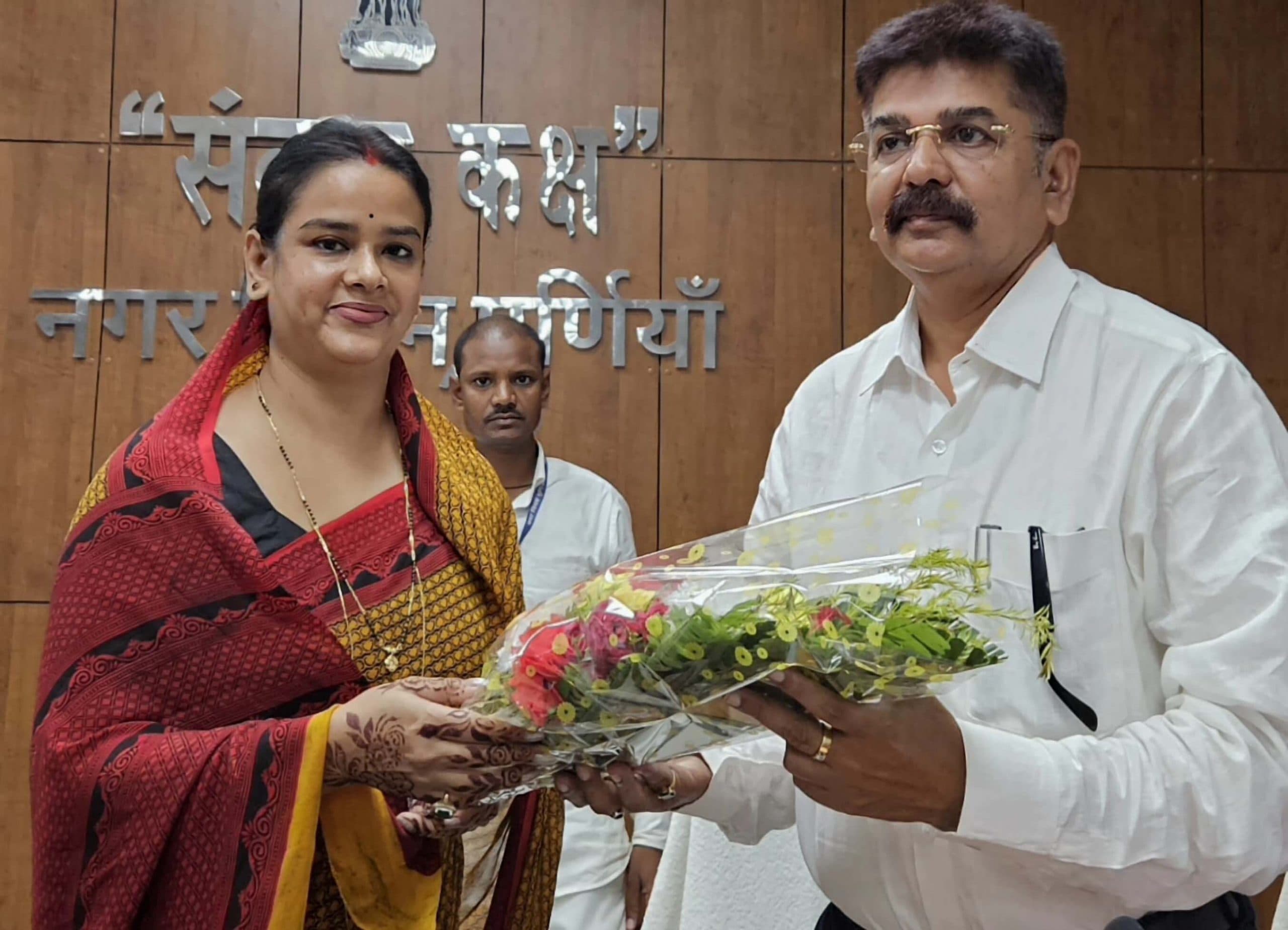 नगर आयुक्त का डिप्टी मेयर ने किया स्वागत