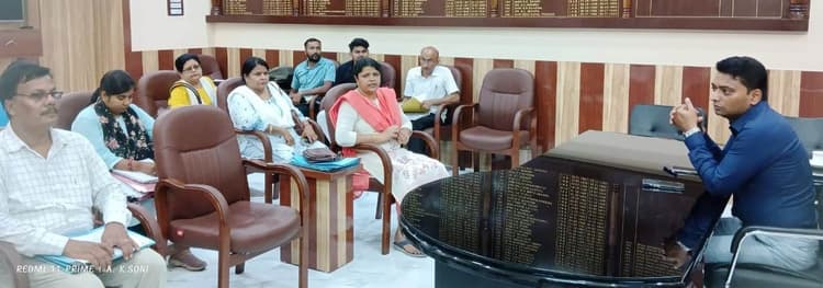 बेहतर तरीके से मनाएं पोषण माह : डीएम