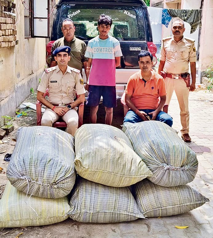 Gaya News : छह बोराें में भरा 108 किलो डोडा व स्कॉर्पियो जब्त, ड्राइवर गिरफ्तार