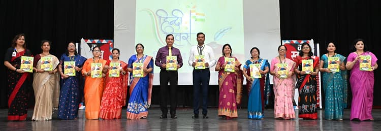 Bokaro news: देश को एकता के सूत्र में पिरोती है हिदी : डॉ एएस गंगवार